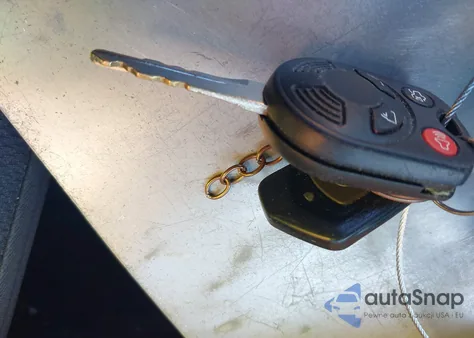 2010 Ford Escape Xlt z USA, uszkodzony, nr VIN 1FMCU0D7XAKB28479